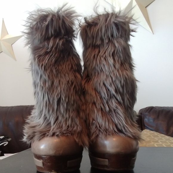 Gucci Alpaca Trimmed Boots - Picture 6 of 8